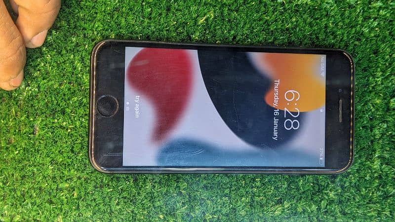 I phone 7 (128GB) Pta approved good condition 10/9.5 3