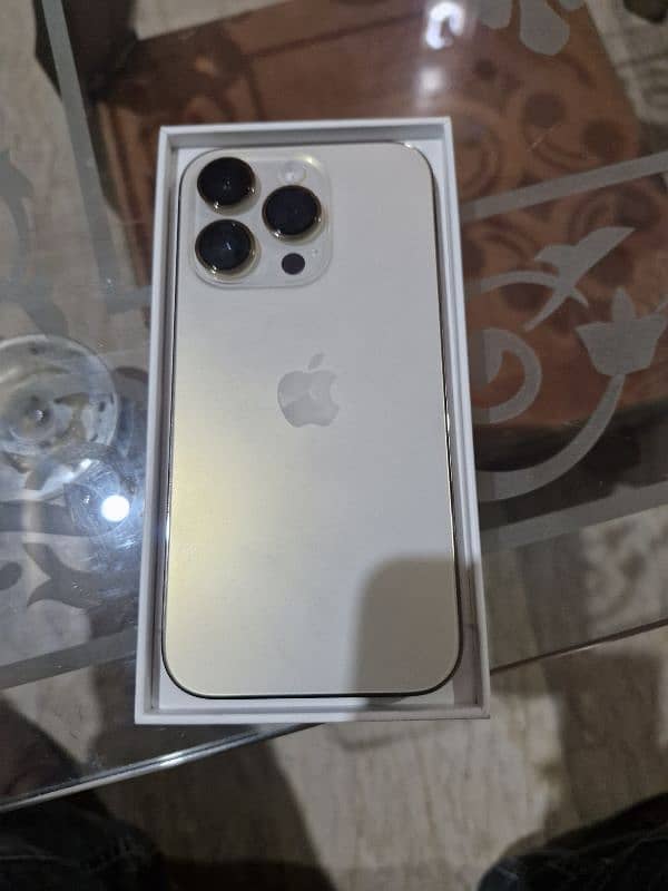 i phone 14 pro gold colour 128/gb 1