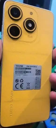 tacno spark 10 no box koi fould nahi hai