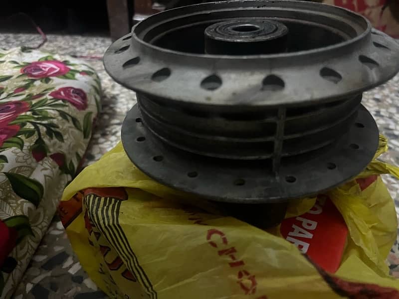 Honda CG125 Genuine Rear Hub All Okay 6