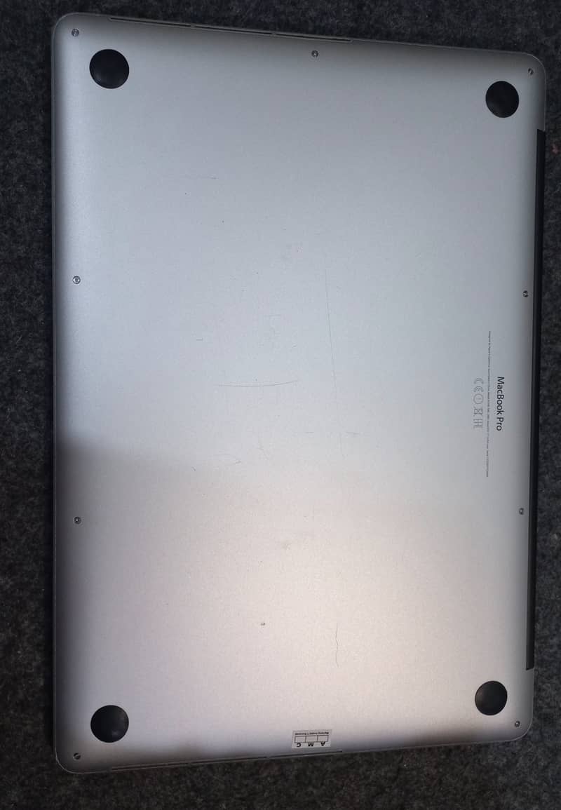 Mac book pro model 2015 display 15 inch 2