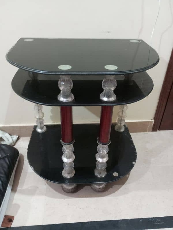 SIDE TABLES (GLASS) FOR SALE IN BRAND NEW CONDITION 0