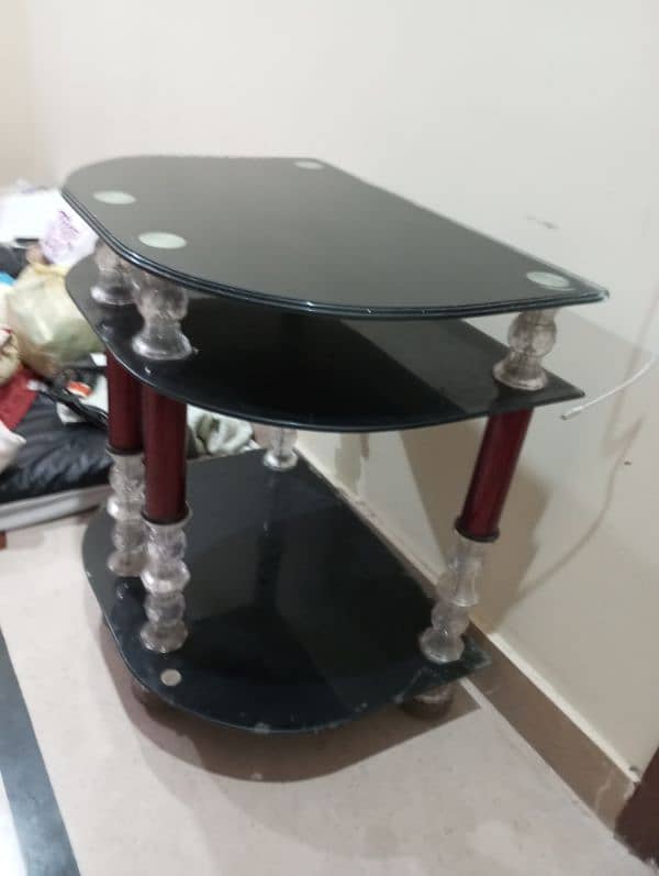 SIDE TABLES (GLASS) FOR SALE IN BRAND NEW CONDITION 3