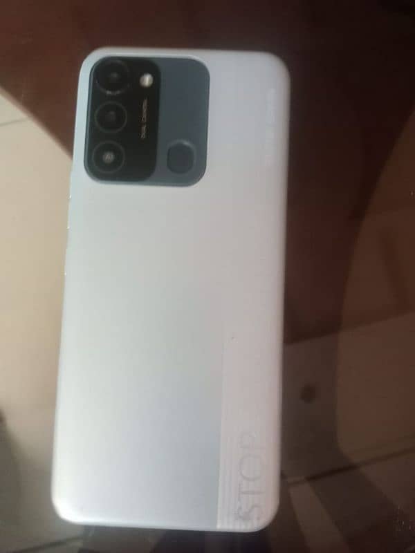 Tecno spark 8c 4/128 1