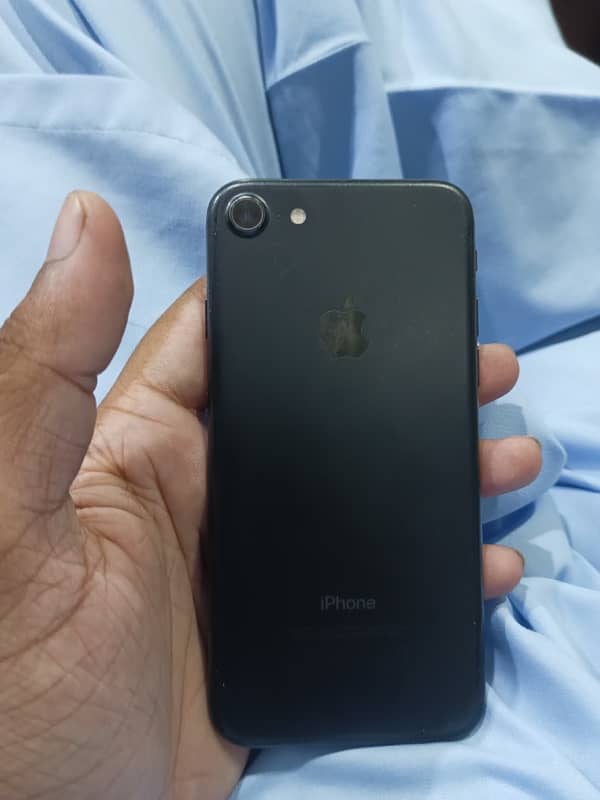 iPhone  7 128gb pta with box 0