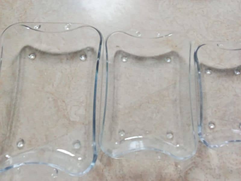 DINNER SET (GLASS) EXCELLENT CONDITION 3