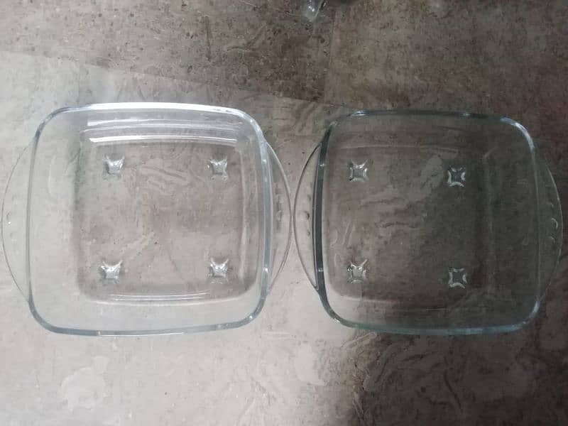 DINNER SET (GLASS) EXCELLENT CONDITION 10