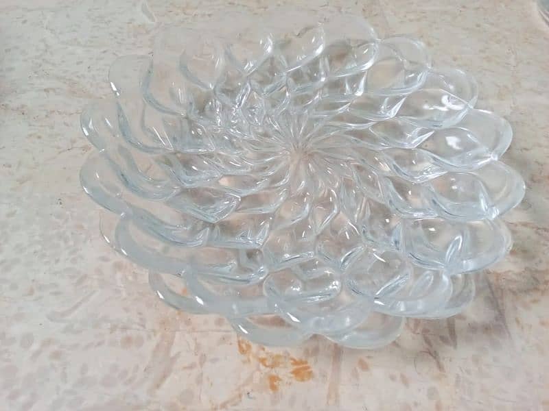 DINNER SET (GLASS) EXCELLENT CONDITION 11