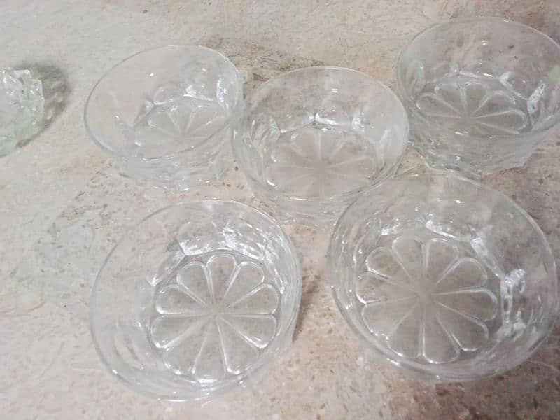 DINNER SET (GLASS) EXCELLENT CONDITION 12