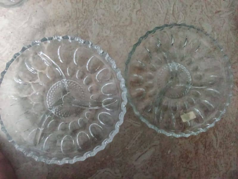 DINNER SET (GLASS) EXCELLENT CONDITION 19