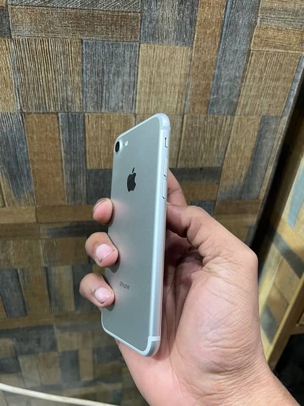 iphone 7 128gb pta approved 3