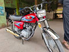 Honda 125 in 10/10 condition 8 Month used Wtsp 0/3/1/9/4/9/5/1/6/2/5