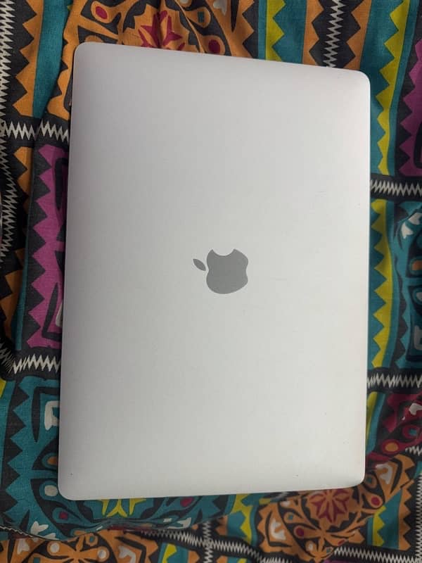 macbook air 2020 intel core i5 , 16 512, no scratch fully sheet ha 1