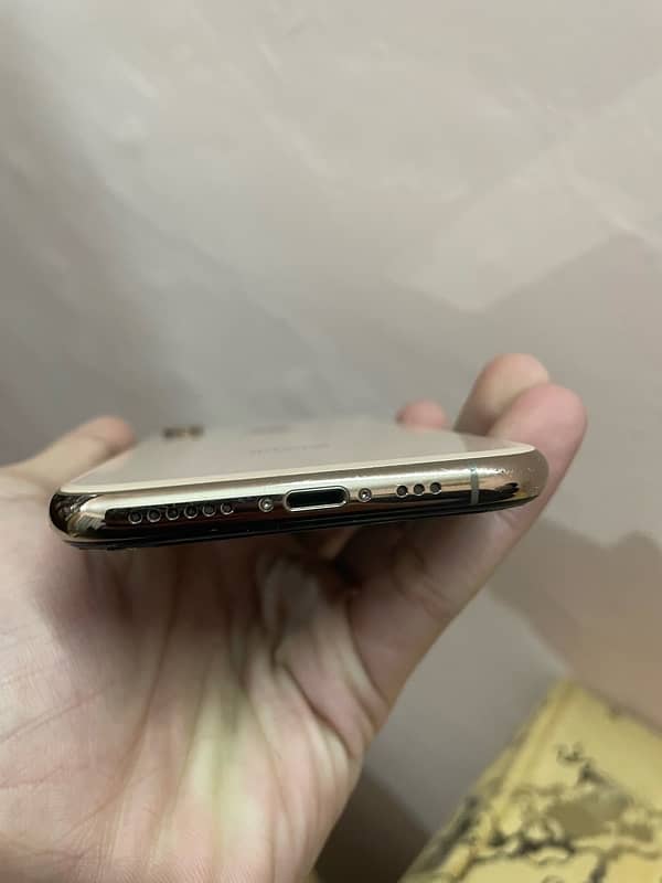 iphone xs PTA approved 64 GB 4