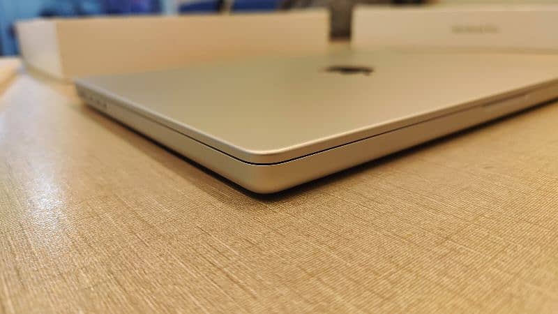 MacBook Pro M1 2021 14 inch 3