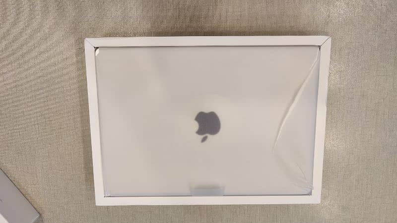 MacBook Pro M1 2021 14 inch 9