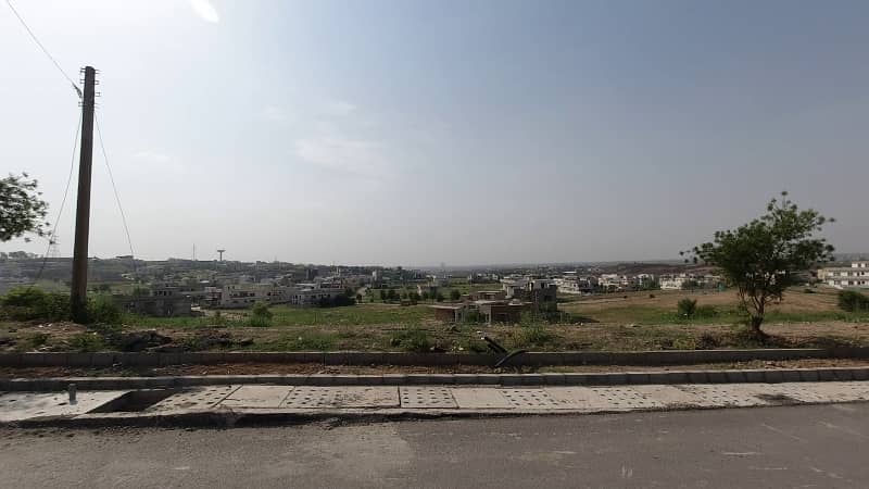 PLOT FOR SALE IN SECTOR -C DHA PHASE 5 18