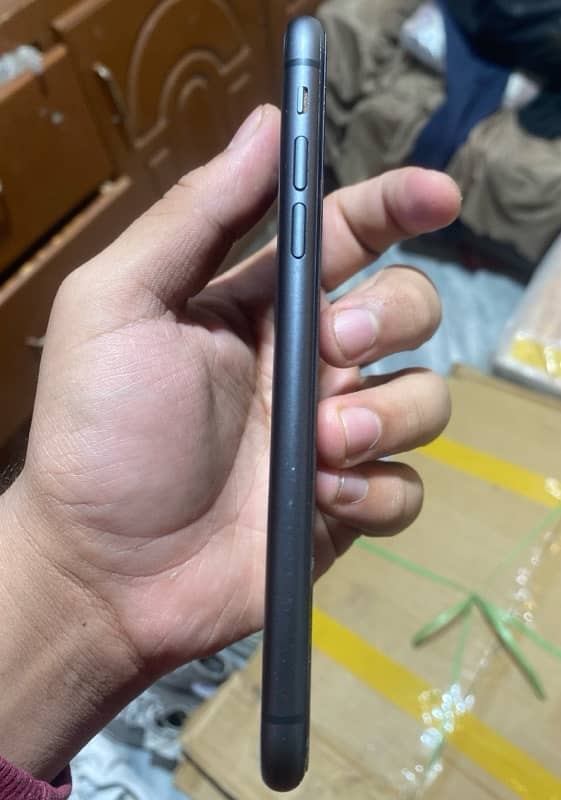 Iphone 11 (pta approved) 3