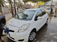 Toyota Vitz 2013 totally genuine car . 19 average on long 15 in city