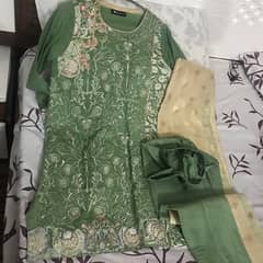 gulahmed preloved suit in small size