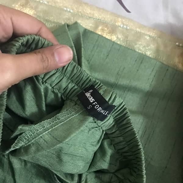 gulahmed preloved suit in small size 1