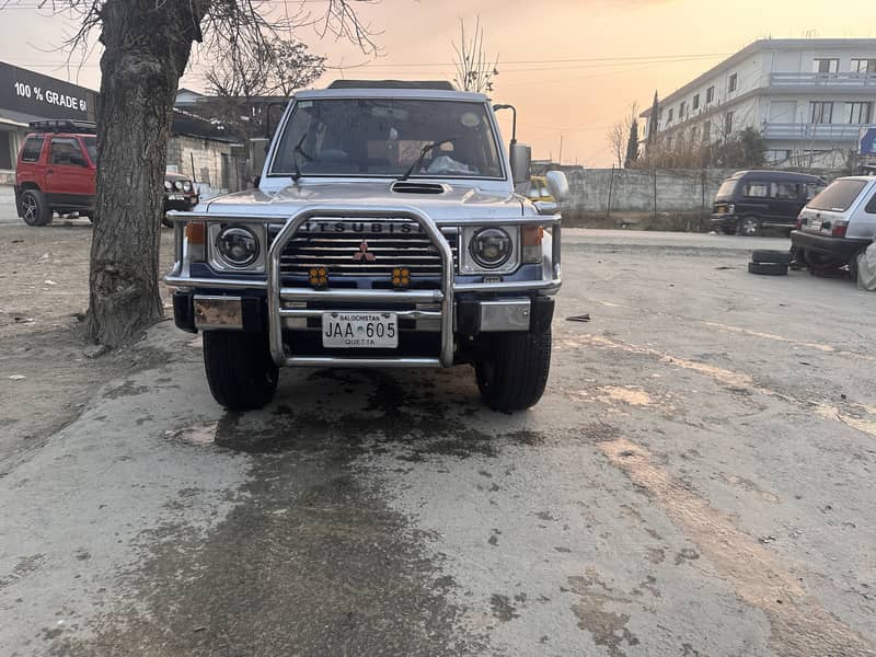 Mitsubishi Pajero Exceed 1986 18