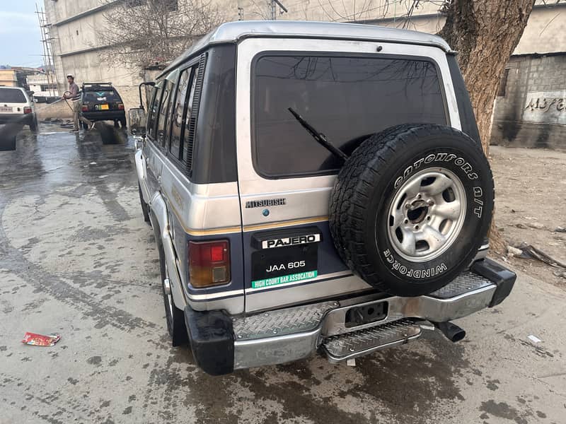 Mitsubishi Pajero Exceed 1986 19