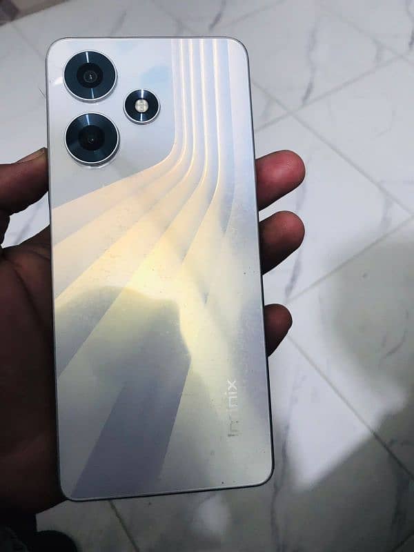 Infinix hot 30 in 8/128  with 10/10 condition 2