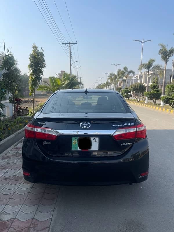 Toyota Altis Grande 2014 4