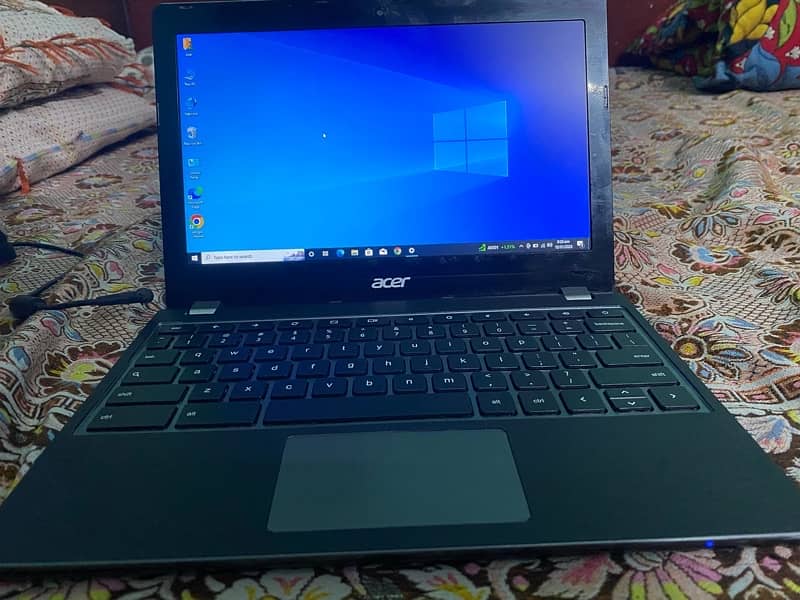 Acer c740 windows  4gb ram  128ssd extandable 5th generation 1