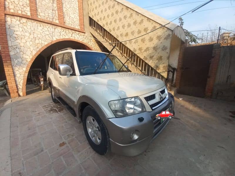 Mitsubishi Pajero GLS 2005 4