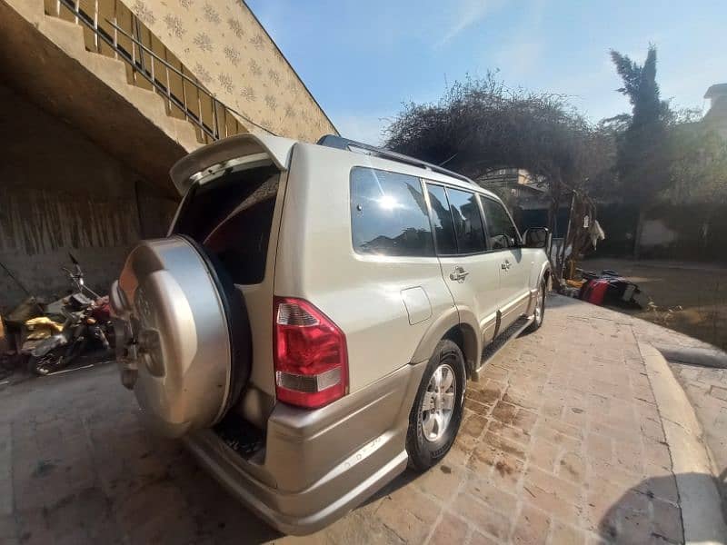 Mitsubishi Pajero GLS 2005 9