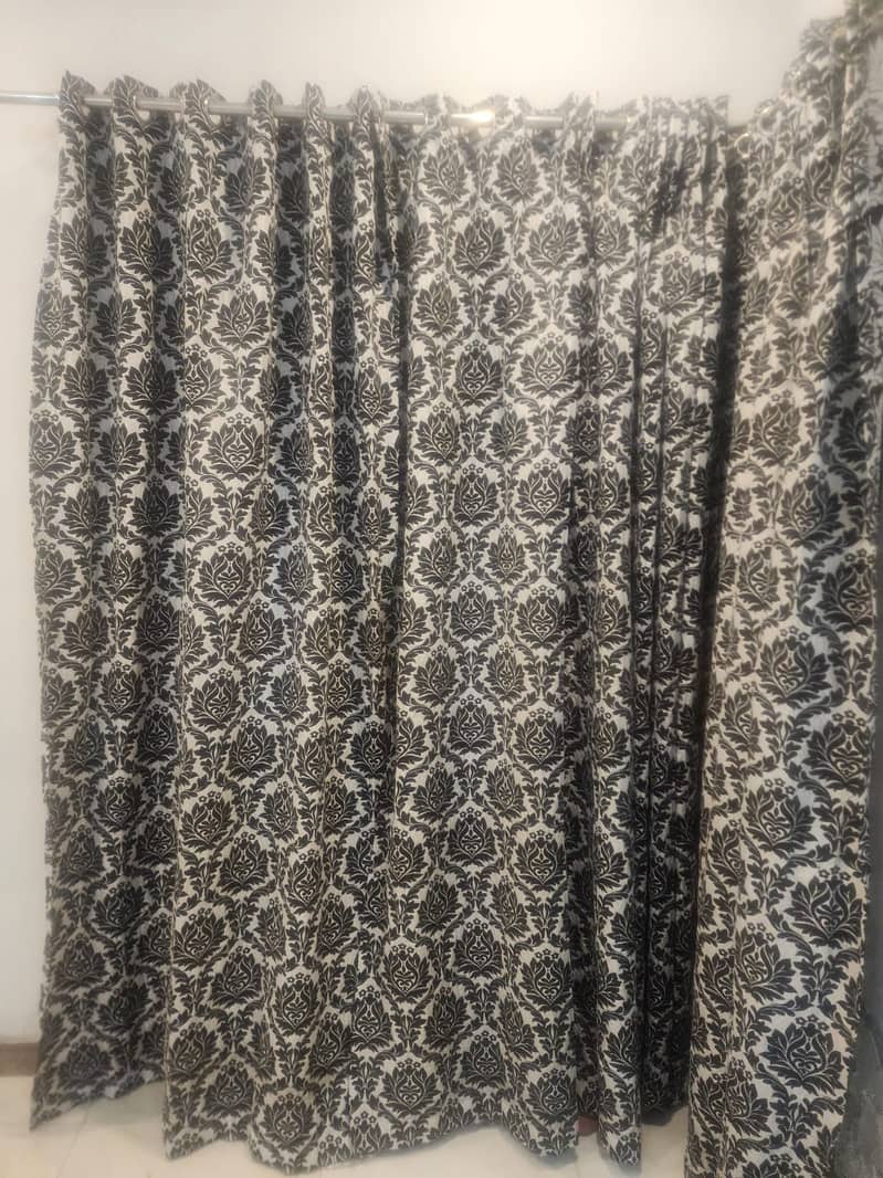 4curtains with curtain stand 0