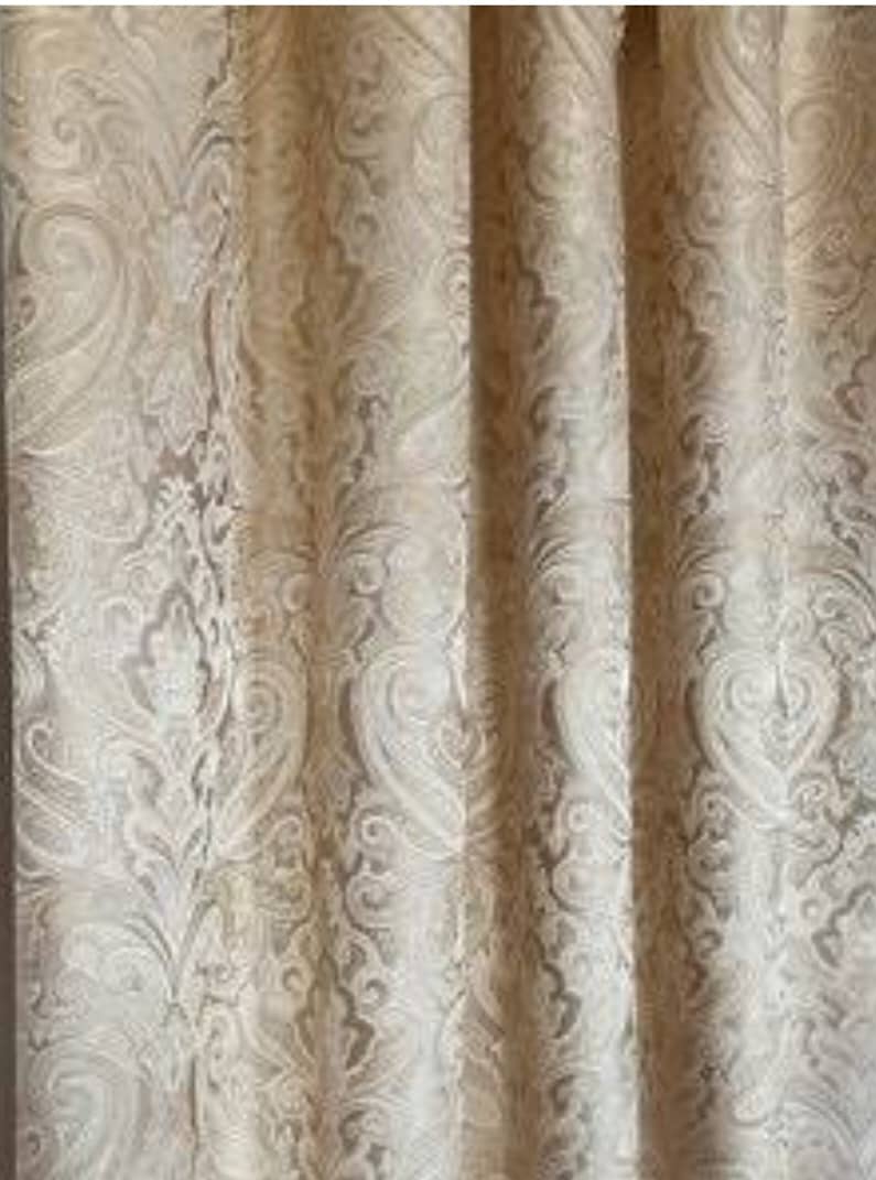 4curtains with curtain stand 1