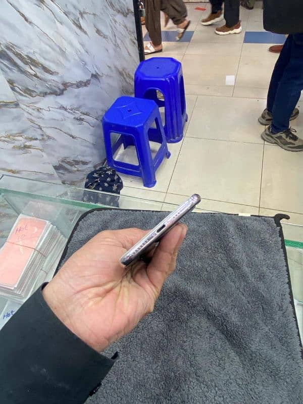 iphone Xs Max 256gb pta approve 5