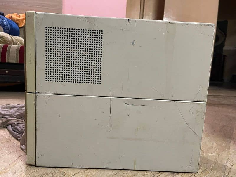 2200VA model APC UPS for sale 3