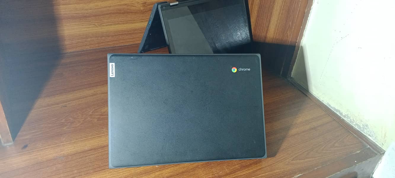 Lenovo 500e Cromebook Like New 3