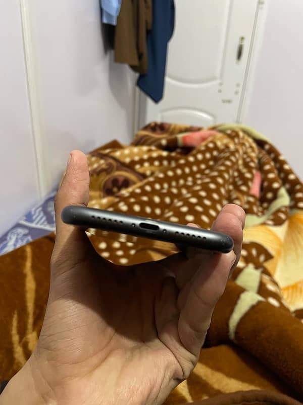 iPhone 11 jv  64GB non pta 10/10 genuine stock all ok 85+ health 6 2