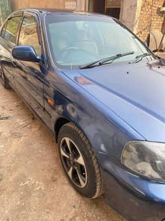 Honda civic 2000 modle  for more details 03705660954