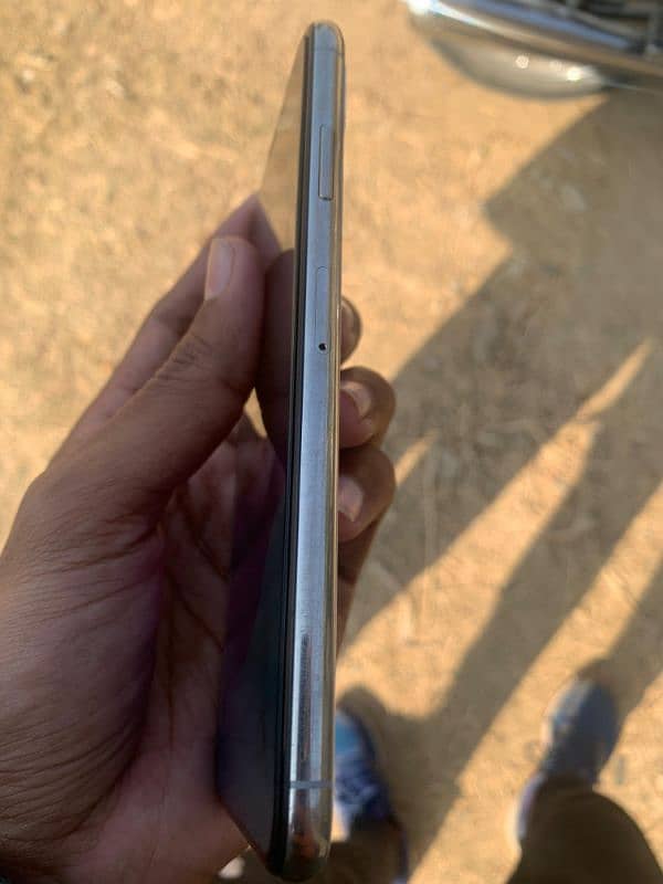 Apple iPhone XS Max 64Gb Non Pta 4