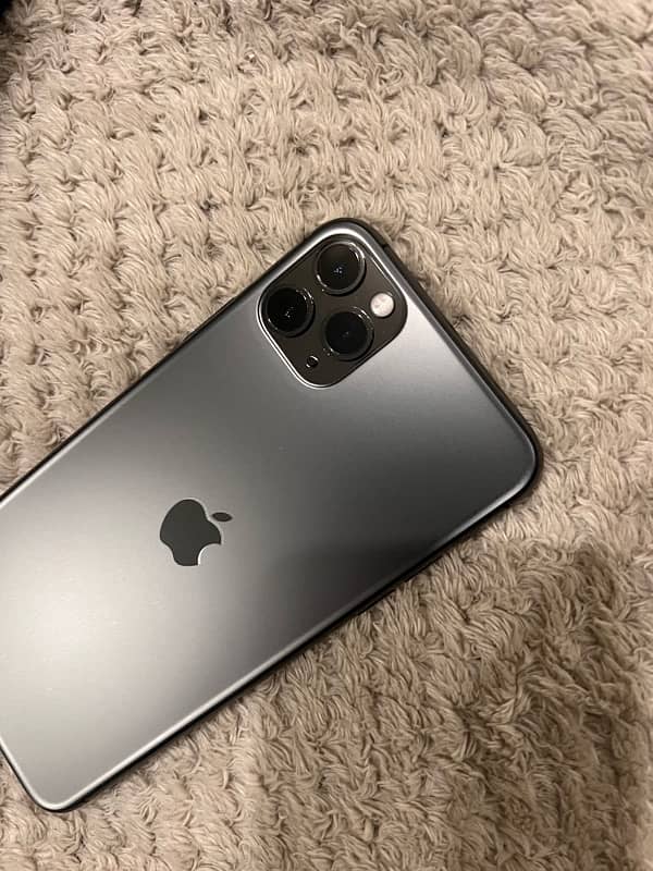 iPhone 11 Pro Max - 64gb - PTA approved (Dual) 1