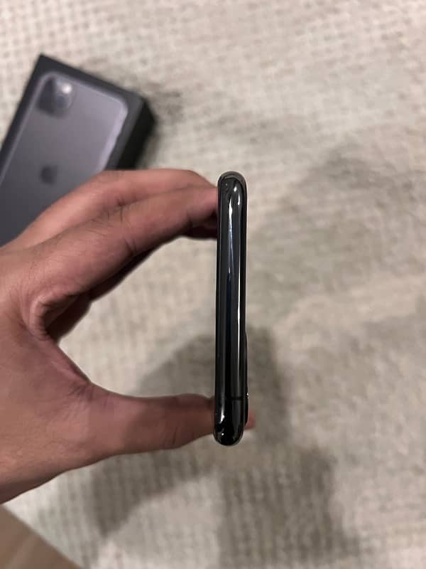 iPhone 11 Pro Max - 64gb - PTA approved (Dual) 10