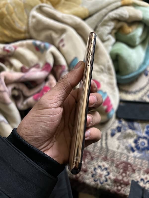 iphone xs max 3