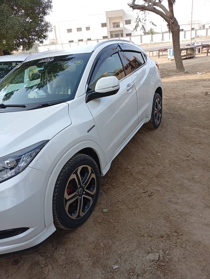 Honda vezel urgent for sale contact number 03338551243 6