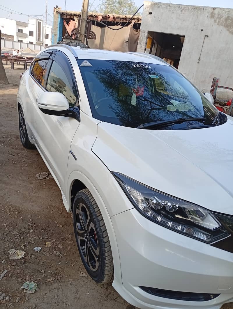 Honda vezel urgent for sale contact number 03338551243 7