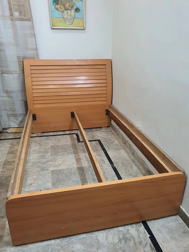 High-quality wooden single bed with strong base 3