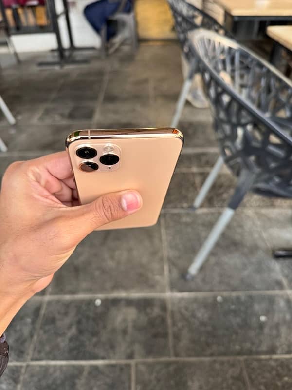 IPHONE 11 PRO 256 GB PTA APPROVED 9