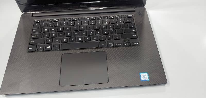 Dell Precision 5530 WorStation Laptop 1