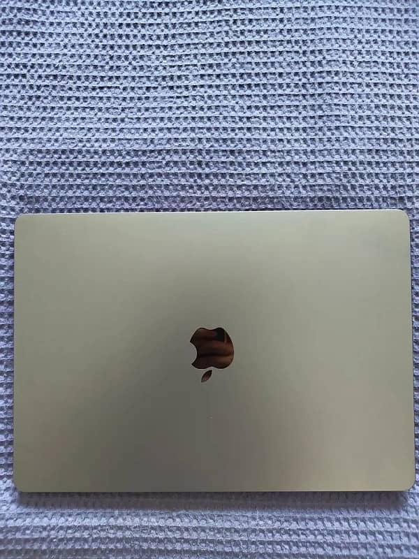 MaCBook Air 15” M3 8/256 2