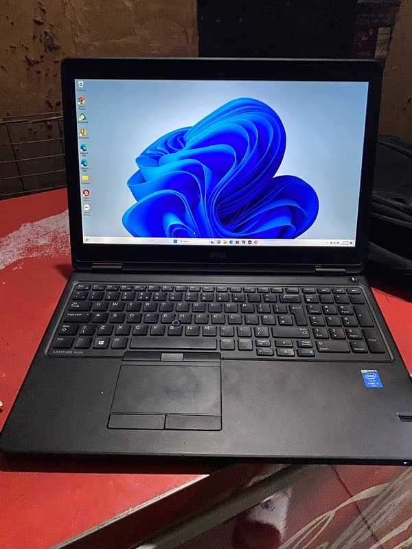 Dell core i5  8 / 256gb  no open no repair 3